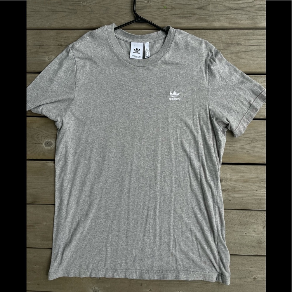 SOLD🔥Adidas Tee